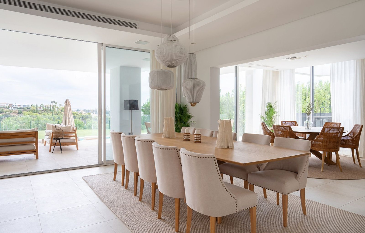Se vende Villa - Chalet de 4 dormitorios en Costa Del Sol, Málaga, España