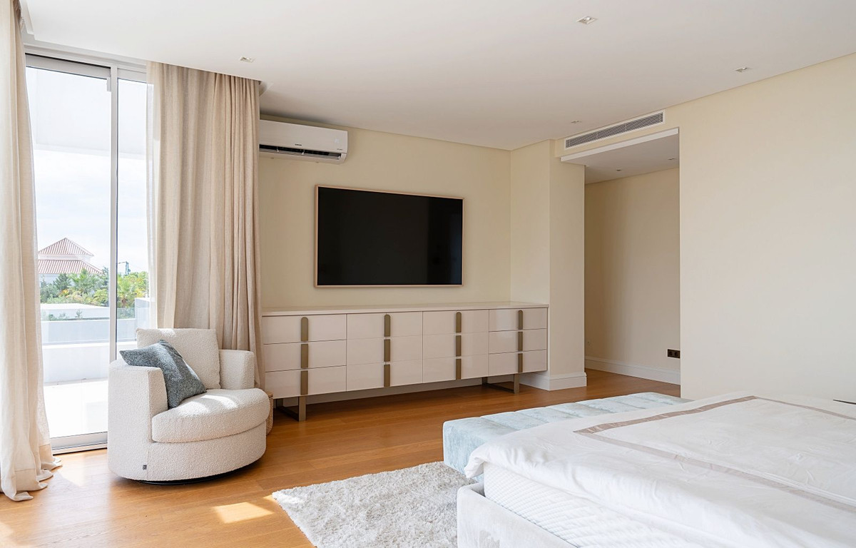Se vende Villa - Chalet de 4 dormitorios en Costa Del Sol, Málaga, España