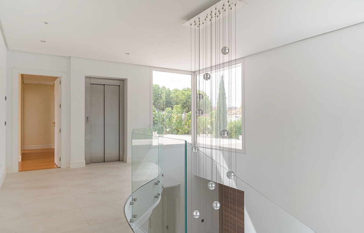 Se vende Villa - Chalet de 4 dormitorios en Costa Del Sol, Málaga, España
