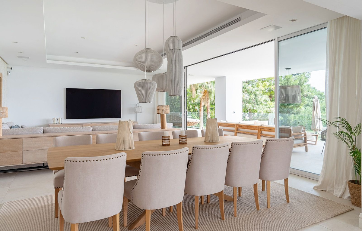 Se vende Villa - Chalet de 4 dormitorios en Costa Del Sol, Málaga, España