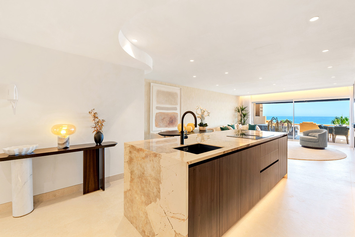Se vende Apartamento Planta Media de 4 dormitorios en Costa Del Sol, Málaga, España
