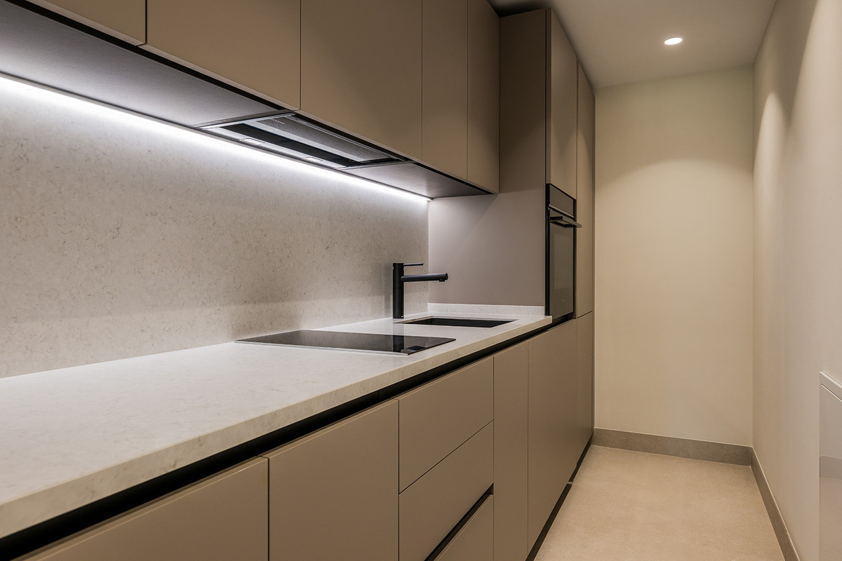 Se vende Apartamento Planta Media de 4 dormitorios en Costa Del Sol, Málaga, España