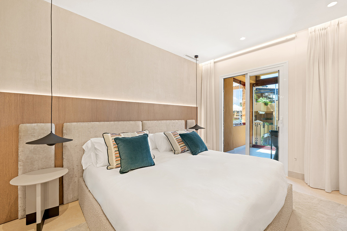 Se vende Apartamento Planta Media de 4 dormitorios en Costa Del Sol, Málaga, España
