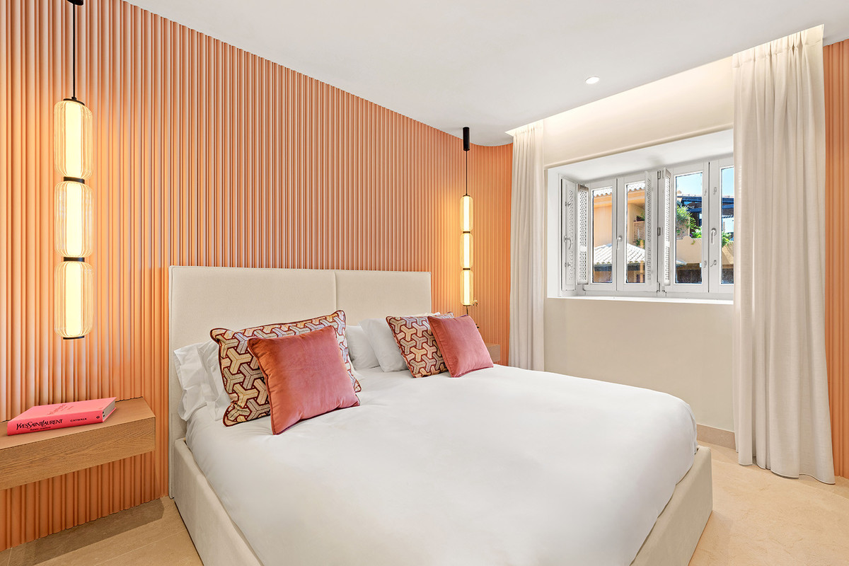Se vende Apartamento Planta Media de 4 dormitorios en Costa Del Sol, Málaga, España