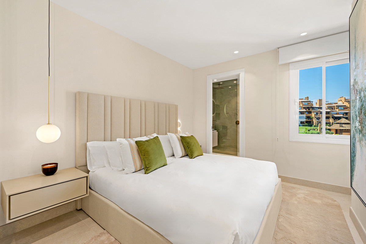 Se vende Apartamento Planta Media de 4 dormitorios en Costa Del Sol, Málaga, España
