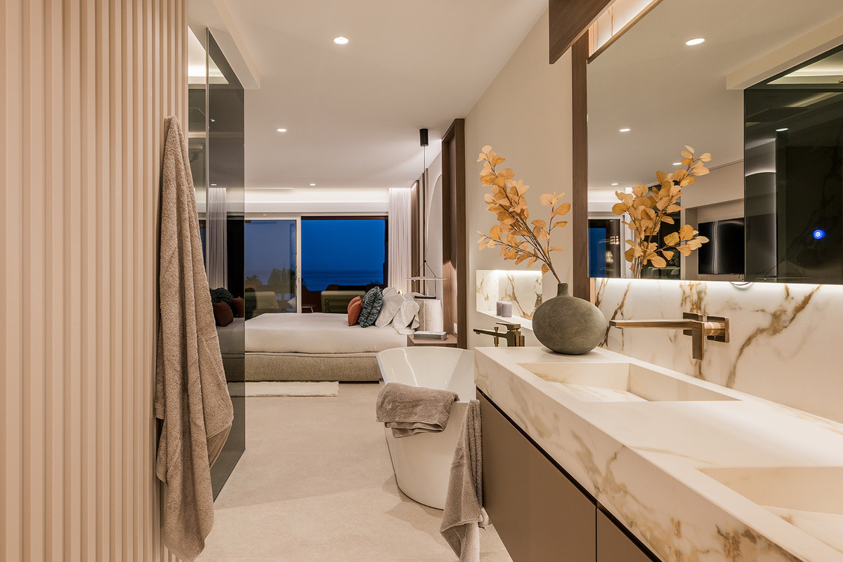 Se vende Apartamento Planta Media de 4 dormitorios en Costa Del Sol, Málaga, España