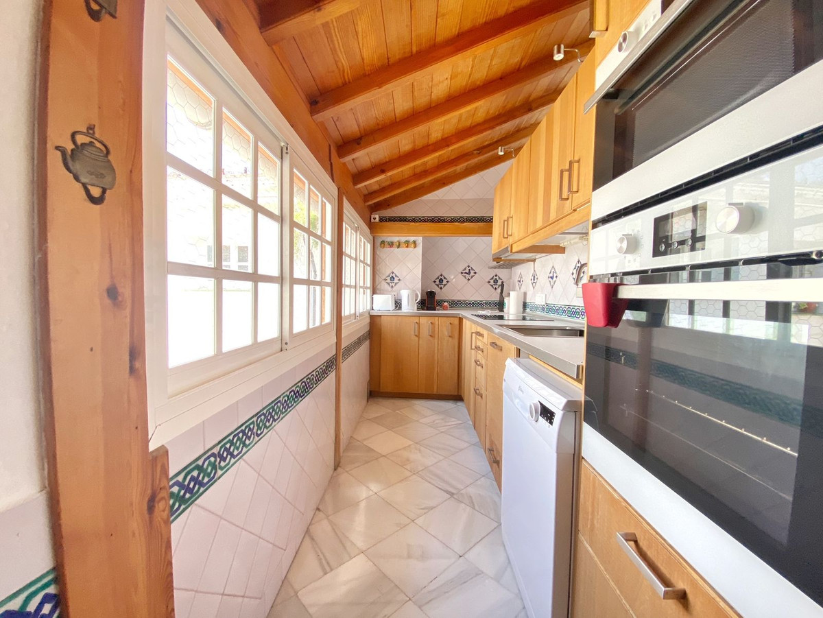 Se vende Edificio residencial de 16 dormitorios en Costa Del Sol, Málaga, España
