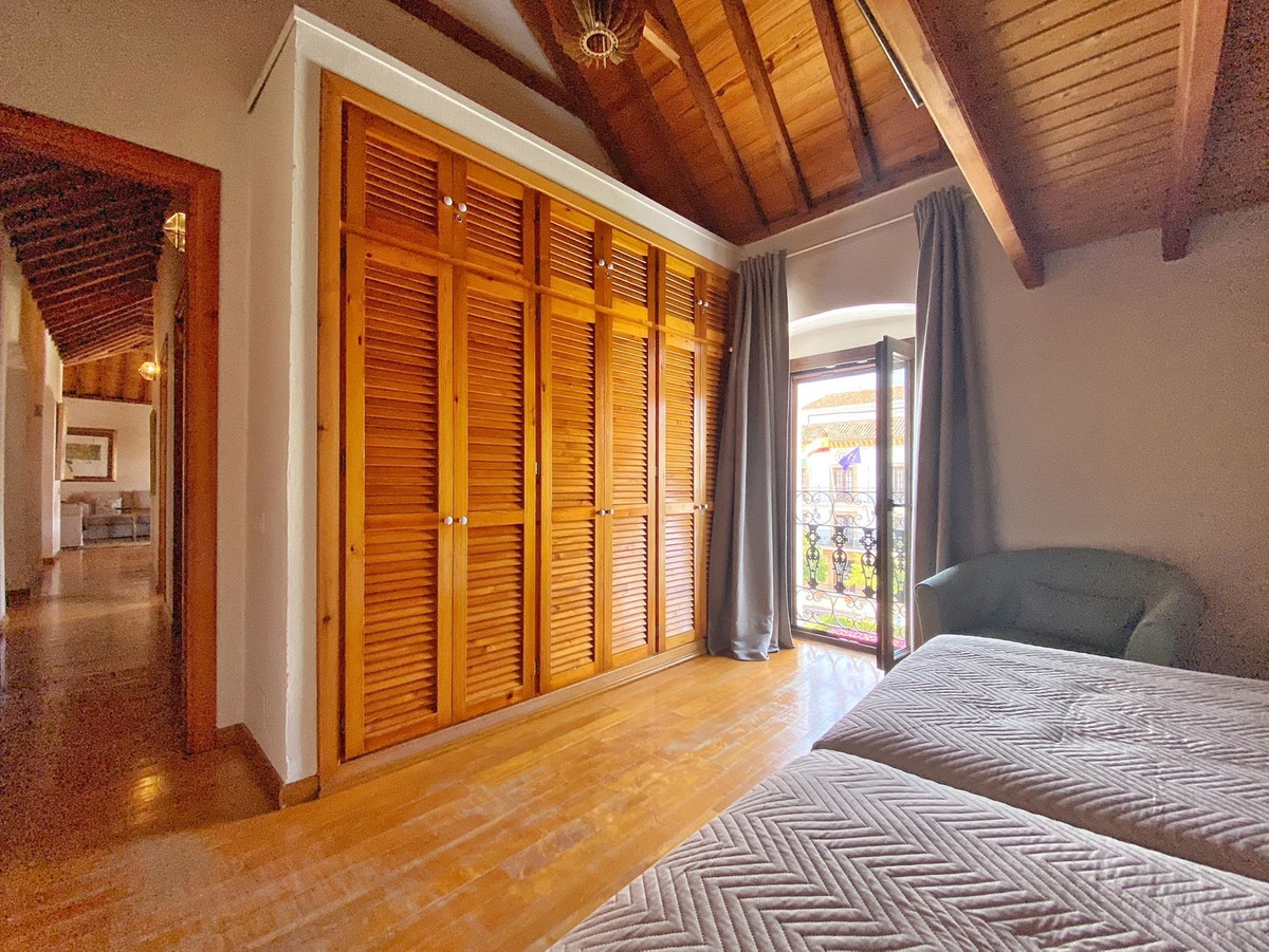 Se vende Edificio residencial de 16 dormitorios en Costa Del Sol, Málaga, España