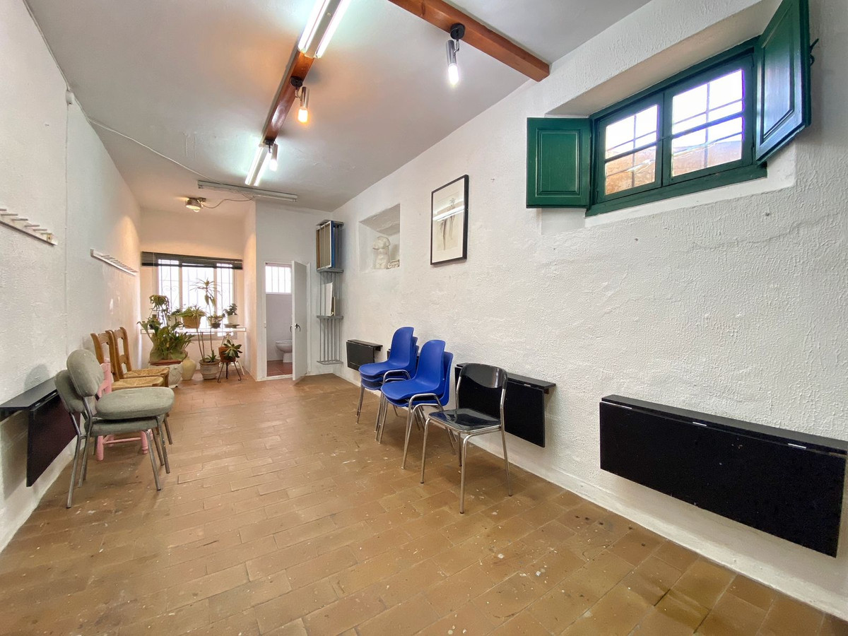 Se vende Edificio residencial de 16 dormitorios en Costa Del Sol, Málaga, España