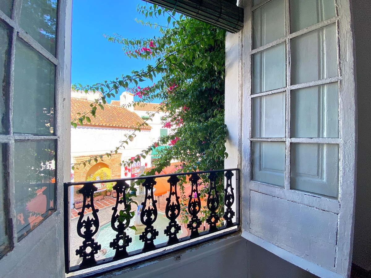 Se vende Edificio residencial de 16 dormitorios en Costa Del Sol, Málaga, España