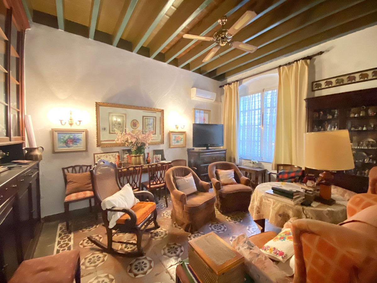 Se vende Edificio residencial de 16 dormitorios en Costa Del Sol, Málaga, España