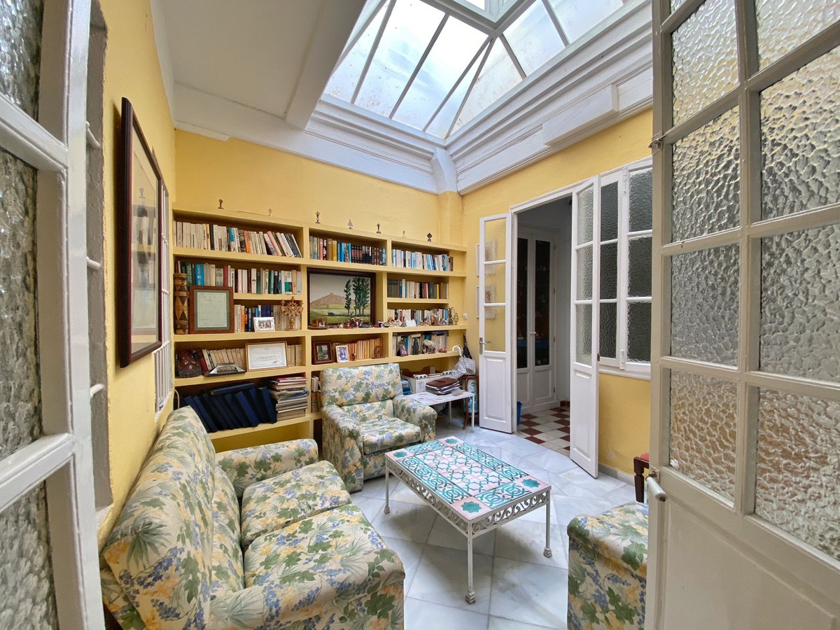 Se vende Edificio residencial de 16 dormitorios en Costa Del Sol, Málaga, España
