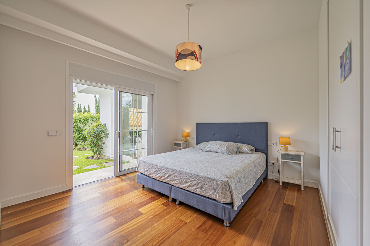 4 Bed Townhouse for sale in El Paraiso Costa Del Sol, Málaga, Spain