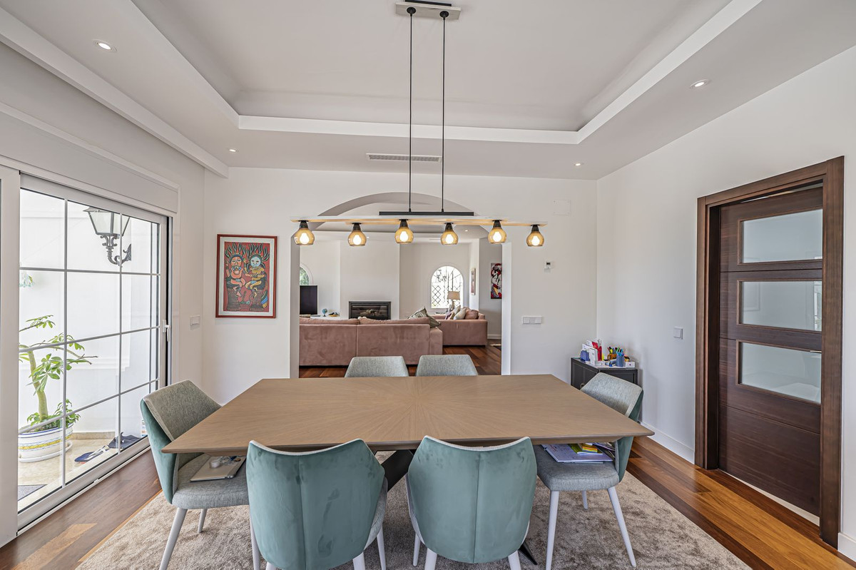 4 Bed Townhouse for sale in El Paraiso Costa Del Sol, Málaga, Spain
