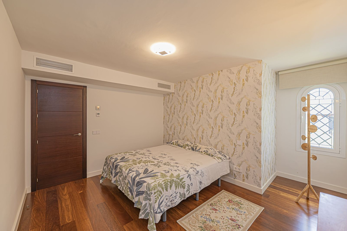 4 Bed Townhouse for sale in El Paraiso Costa Del Sol, Málaga, Spain