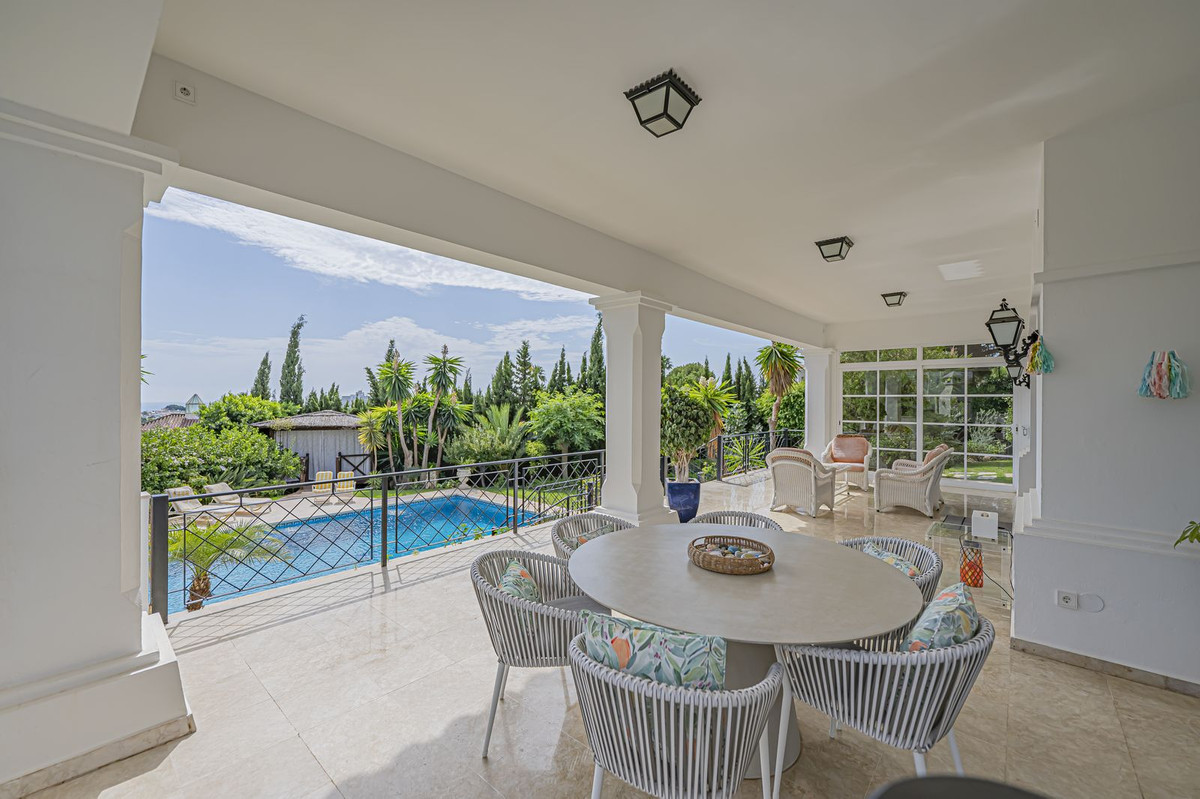 4 Bed Townhouse for sale in El Paraiso Costa Del Sol, Málaga, Spain
