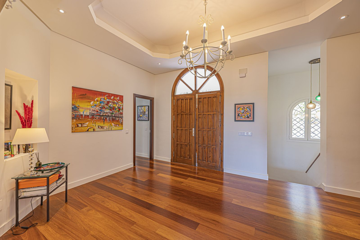 4 Bed Townhouse for sale in El Paraiso Costa Del Sol, Málaga, Spain