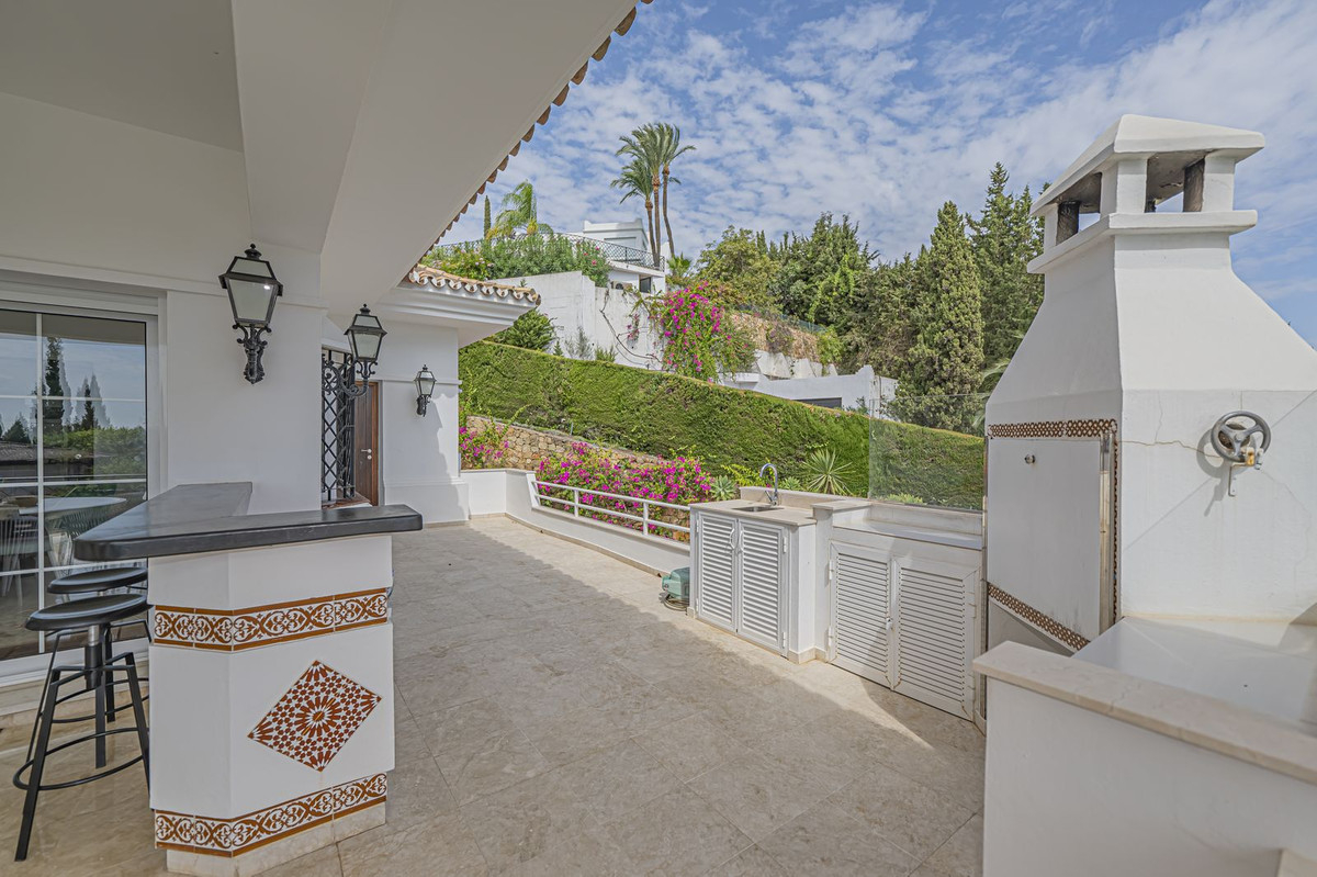 4 Bed Townhouse for sale in El Paraiso Costa Del Sol, Málaga, Spain