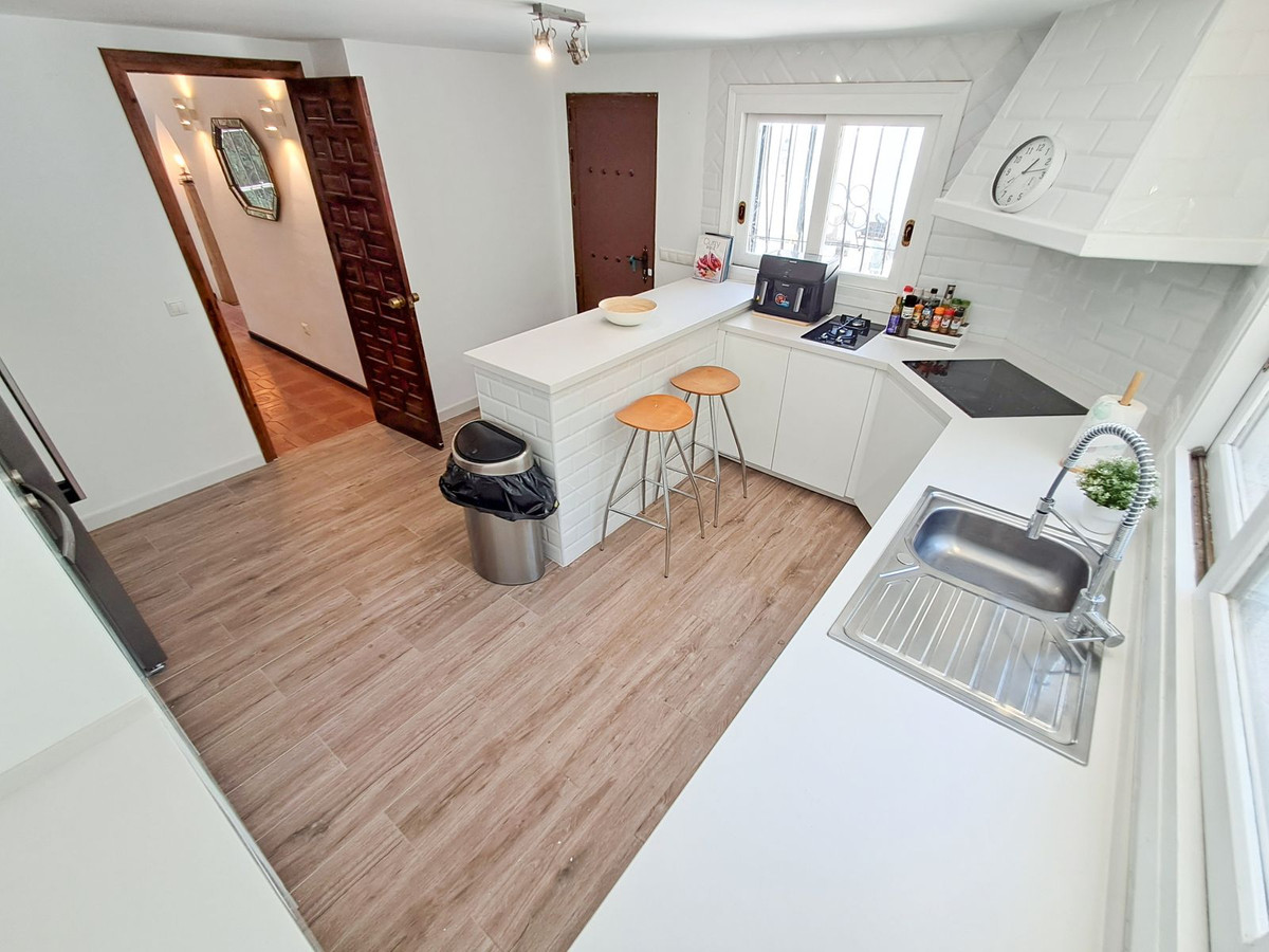 7 Bed Townhouse for sale in Calahonda Costa Del Sol, Málaga, Spain