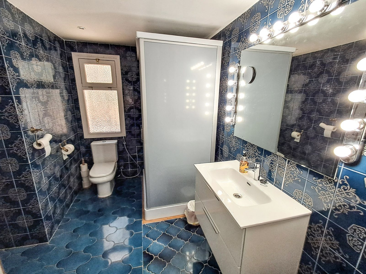 7 Bed Townhouse for sale in Calahonda Costa Del Sol, Málaga, Spain