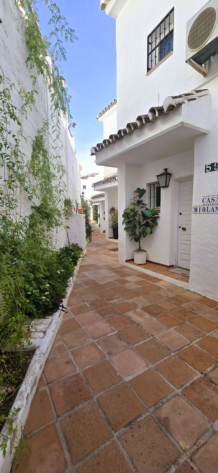 2 Bed Townhouse for sale in Marbella Costa Del Sol, Málaga, Spain