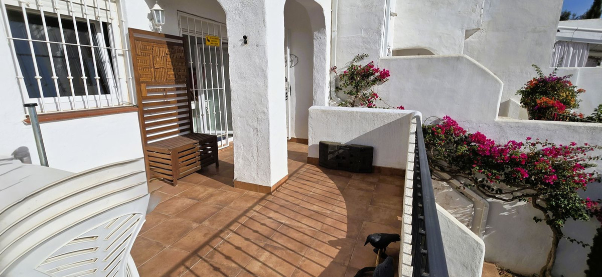 2 Bed Townhouse for sale in Marbella Costa Del Sol, Málaga, Spain