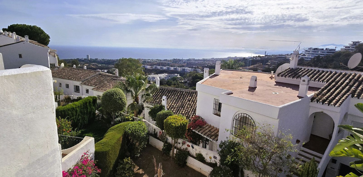 2 Bed Townhouse for sale in Marbella Costa Del Sol, Málaga, Spain