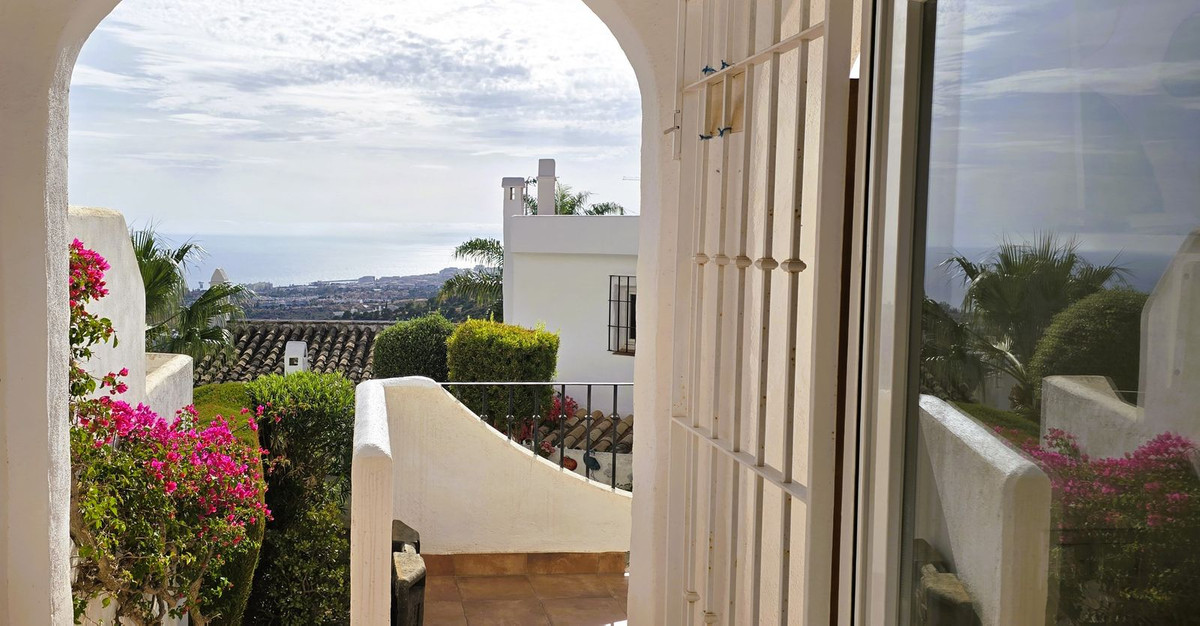 2 Bed Townhouse for sale in Marbella Costa Del Sol, Málaga, Spain