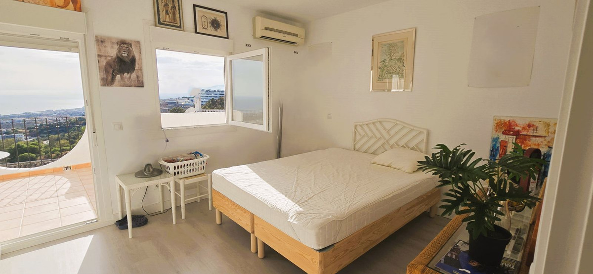 2 Bed Townhouse for sale in Marbella Costa Del Sol, Málaga, Spain