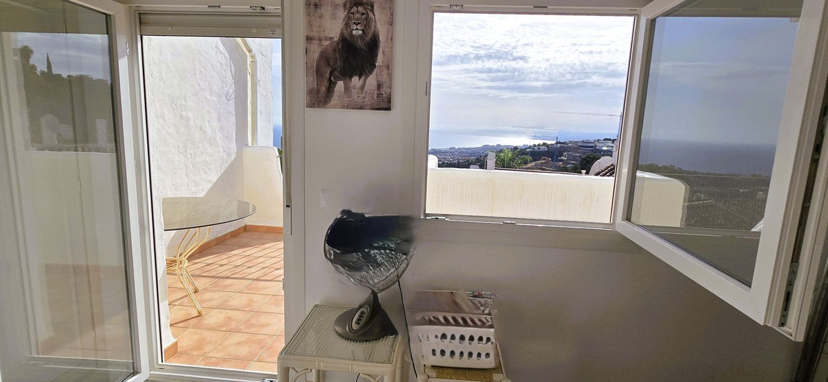 2 Bed Townhouse for sale in Marbella Costa Del Sol, Málaga, Spain