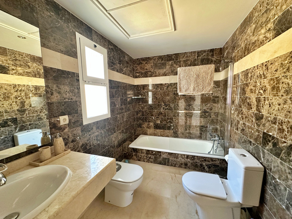 3 Bed Townhouse for sale in Benahavís Costa Del Sol, Málaga, Spain