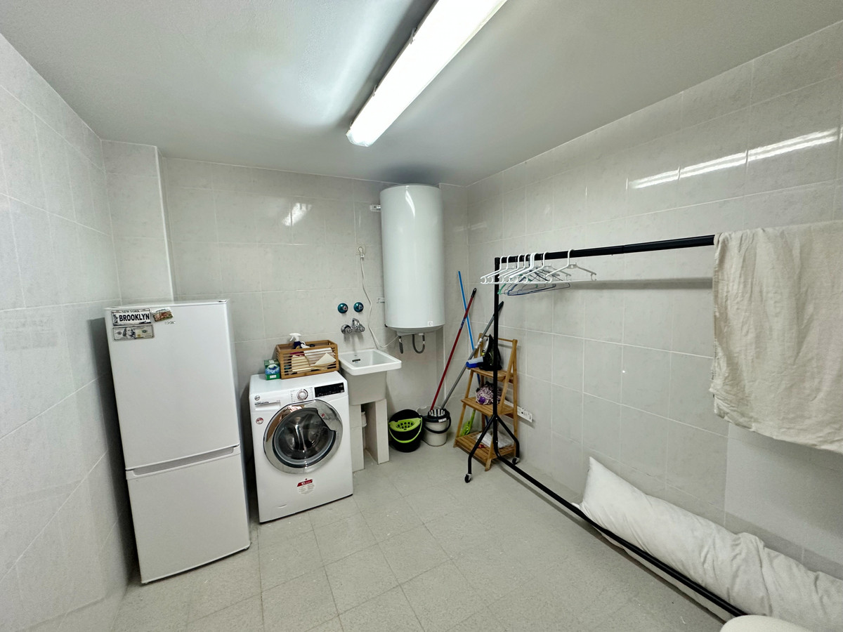 3 Bed Townhouse for sale in Benahavís Costa Del Sol, Málaga, Spain