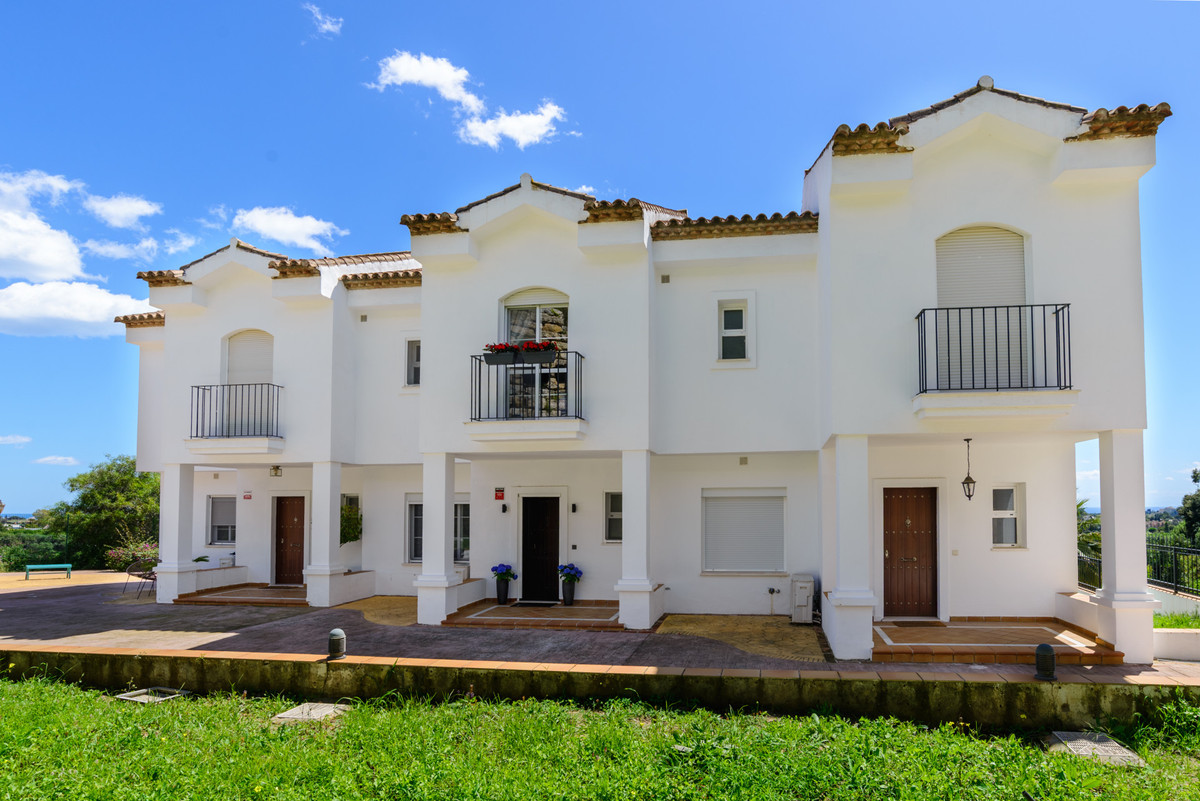 3 Bed Townhouse for sale in Benahavís Costa Del Sol, Málaga, Spain