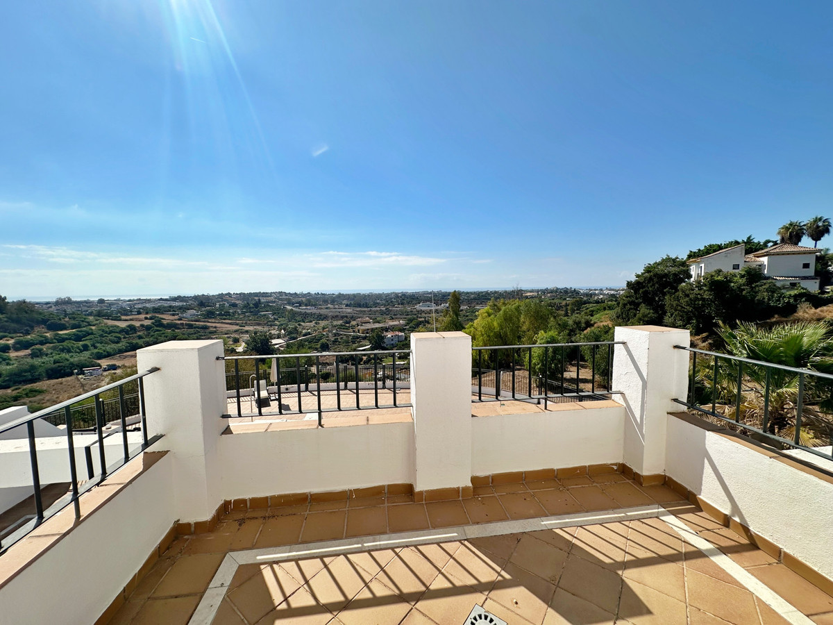 3 Bed Townhouse for sale in Benahavís Costa Del Sol, Málaga, Spain