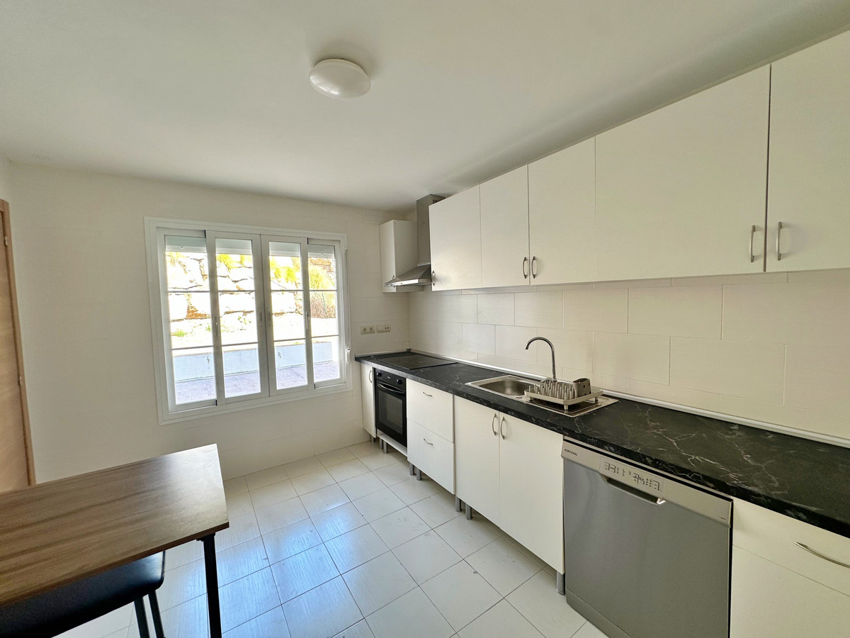 3 Bed Townhouse for sale in Benahavís Costa Del Sol, Málaga, Spain