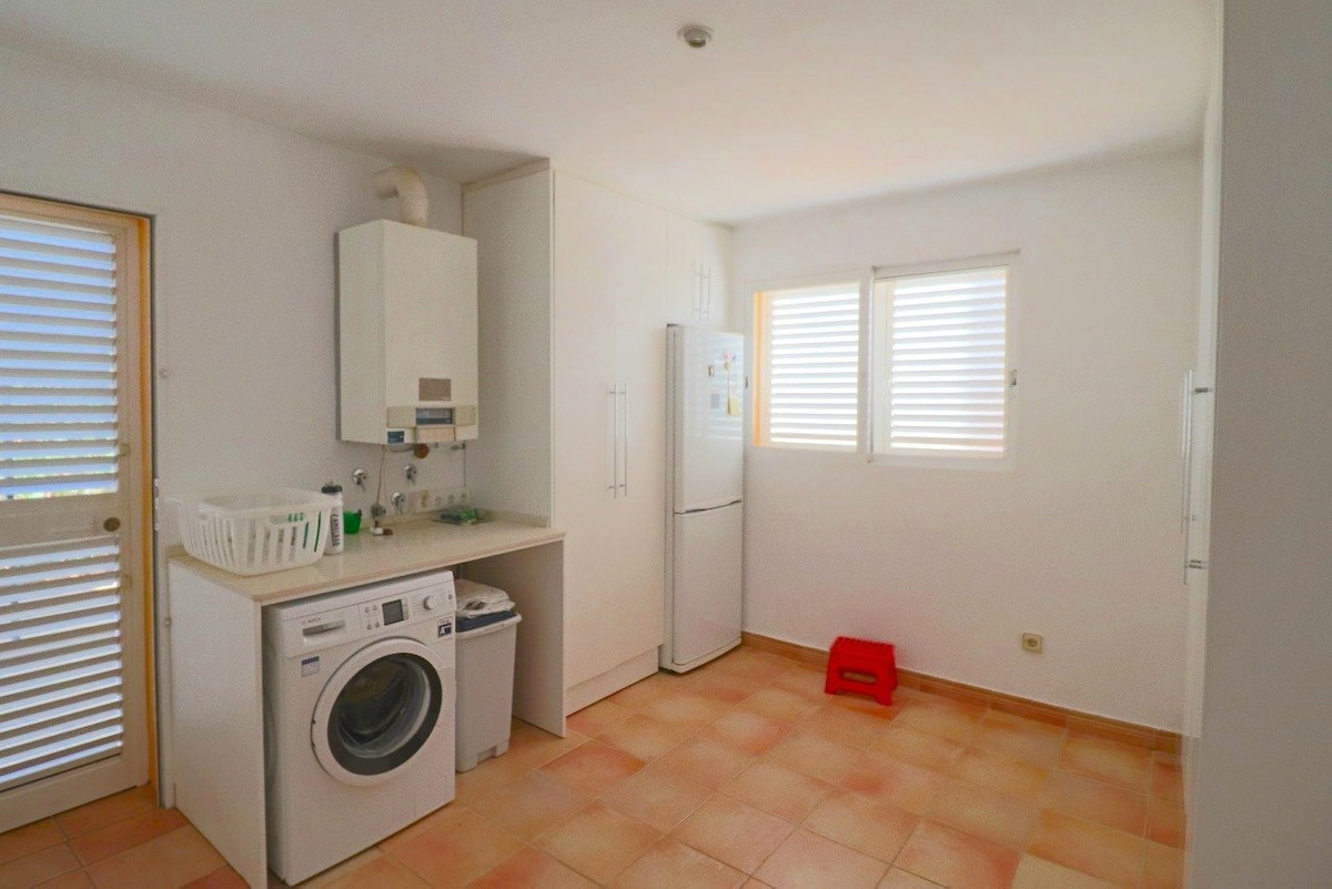 4 Bed Townhouse for sale in Benidorm Costa Blanca, Alicante, Spain