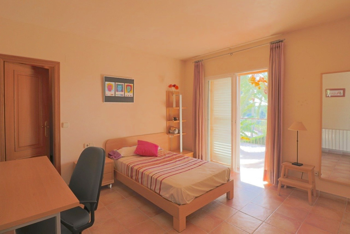 4 Bed Townhouse for sale in Benidorm Costa Blanca, Alicante, Spain
