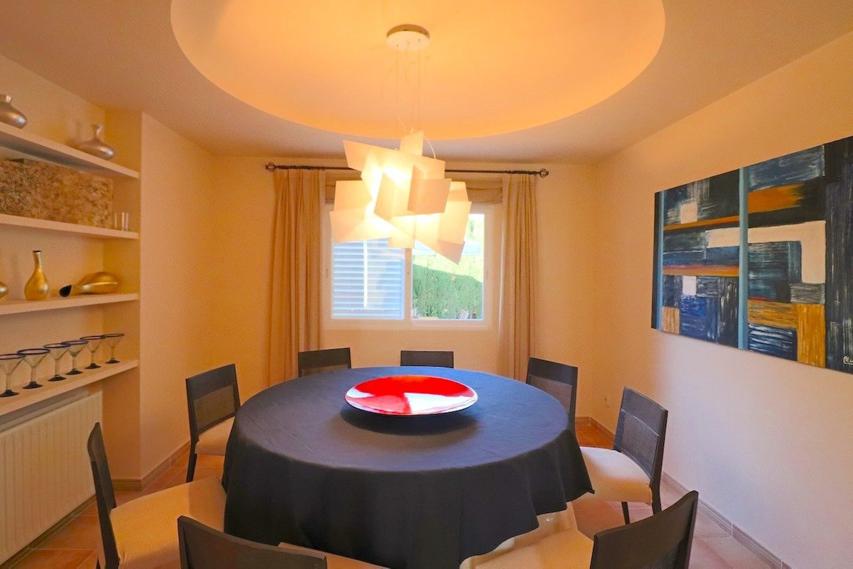 4 Bed Townhouse for sale in Benidorm Costa Blanca, Alicante, Spain