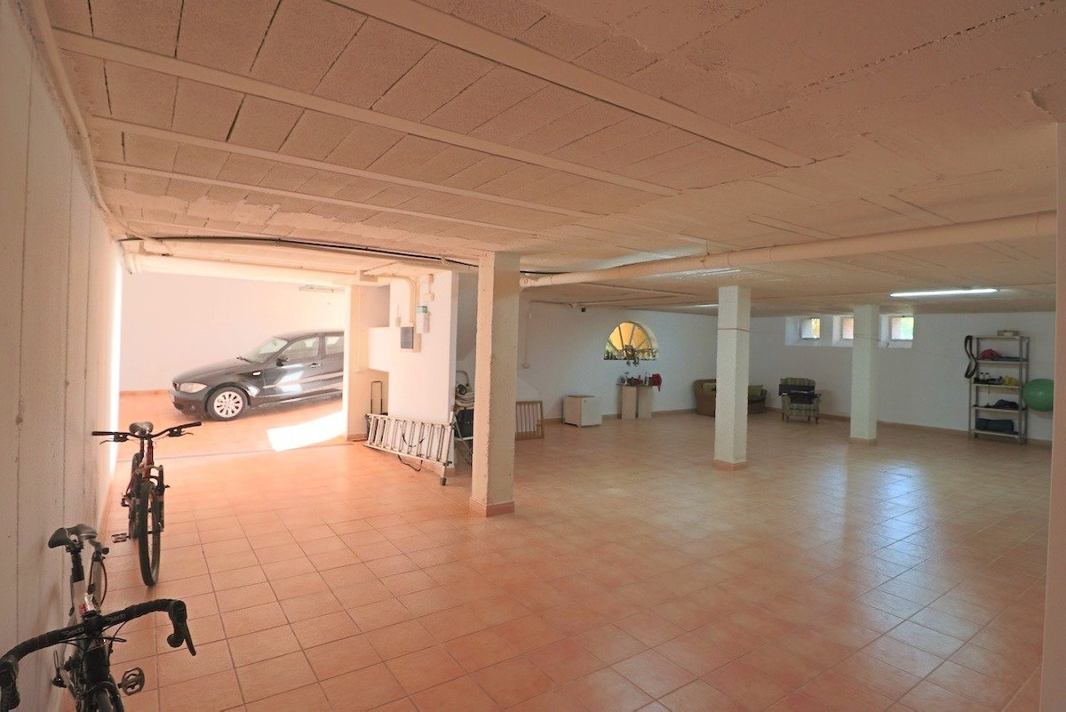 4 Bed Townhouse for sale in Benidorm Costa Blanca, Alicante, Spain