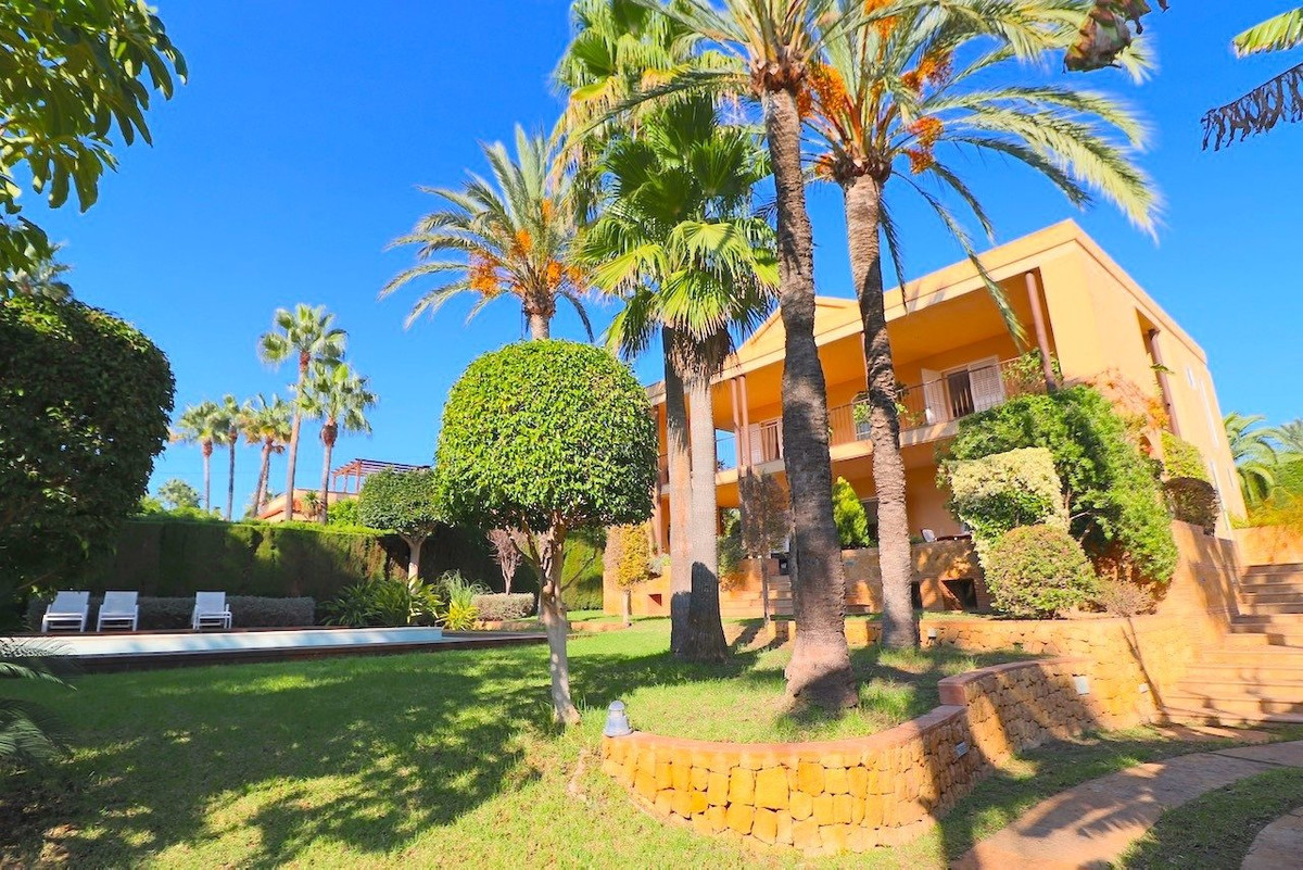 4 Bed Townhouse for sale in Benidorm Costa Blanca, Alicante, Spain