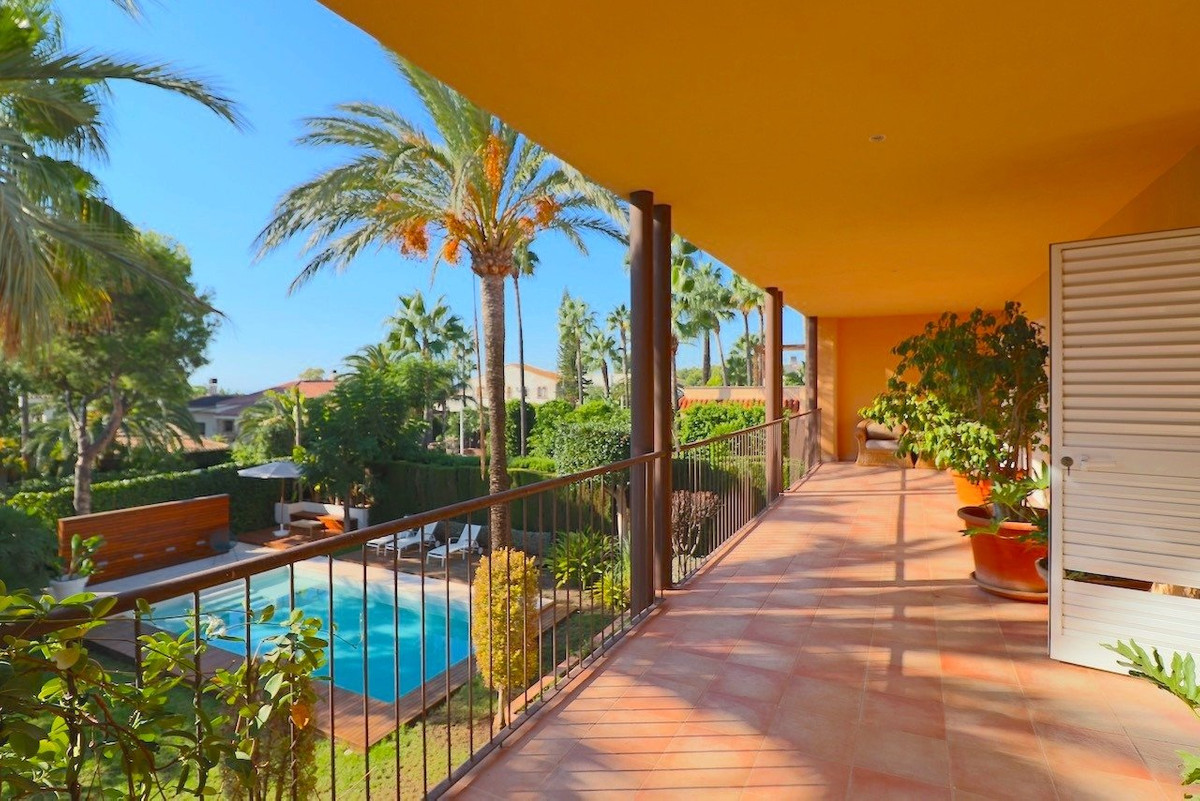 4 Bed Townhouse for sale in Benidorm Costa Blanca, Alicante, Spain
