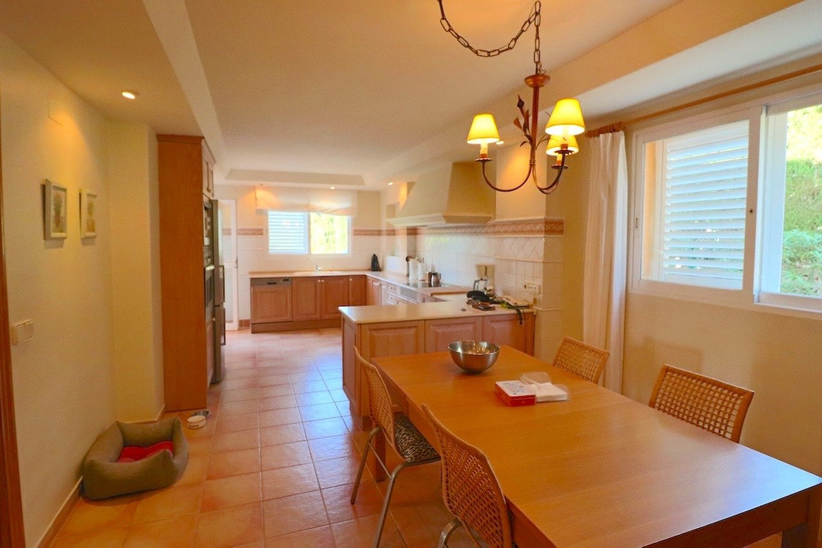 4 Bed Townhouse for sale in Benidorm Costa Blanca, Alicante, Spain