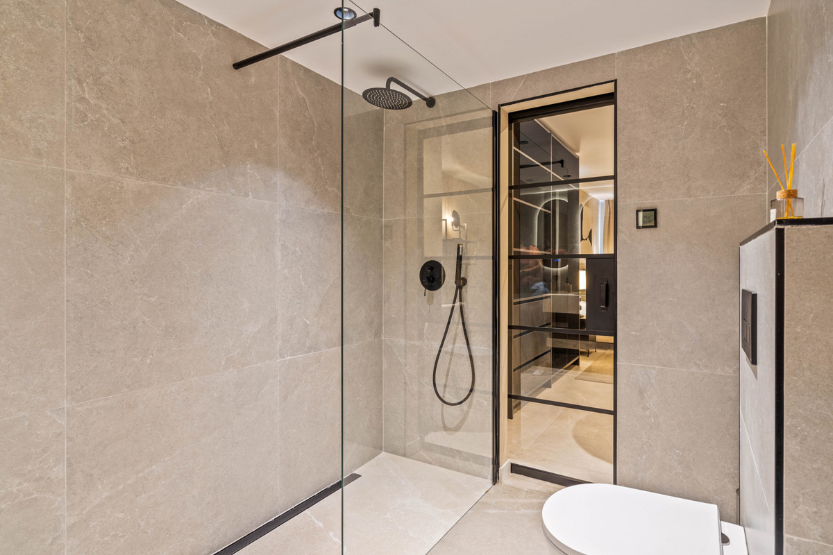 Se vende Apartamento Planta Media de 4 dormitorios en Costa Del Sol, Málaga, España