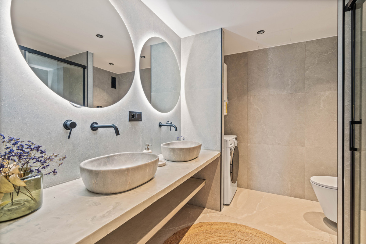 Se vende Apartamento Planta Media de 4 dormitorios en Costa Del Sol, Málaga, España