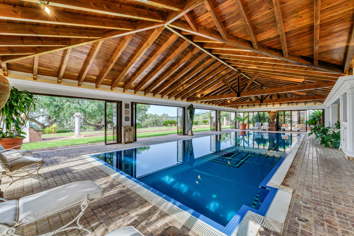 Se vende Villa - Chalet de 7 dormitorios en Costa Del Sol, Málaga, España