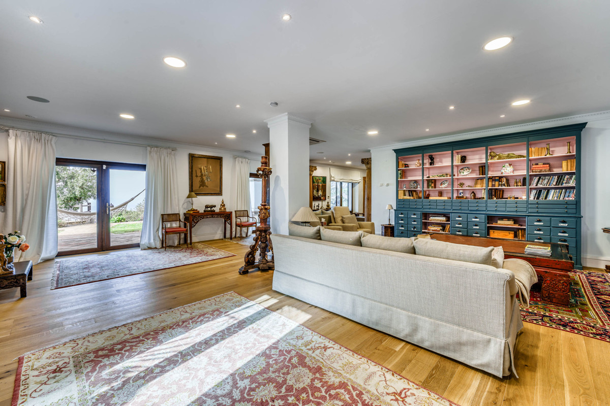 Se vende Villa - Chalet de 7 dormitorios en Costa Del Sol, Málaga, España