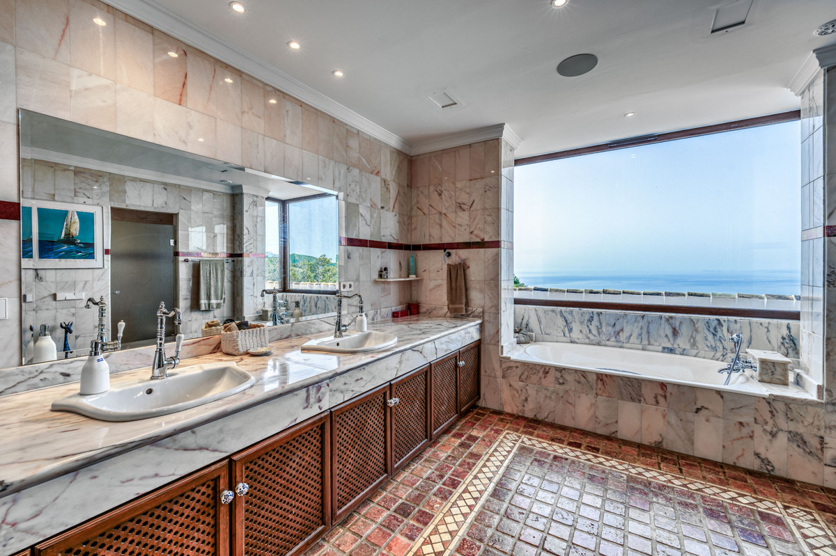 Se vende Villa - Chalet de 7 dormitorios en Costa Del Sol, Málaga, España
