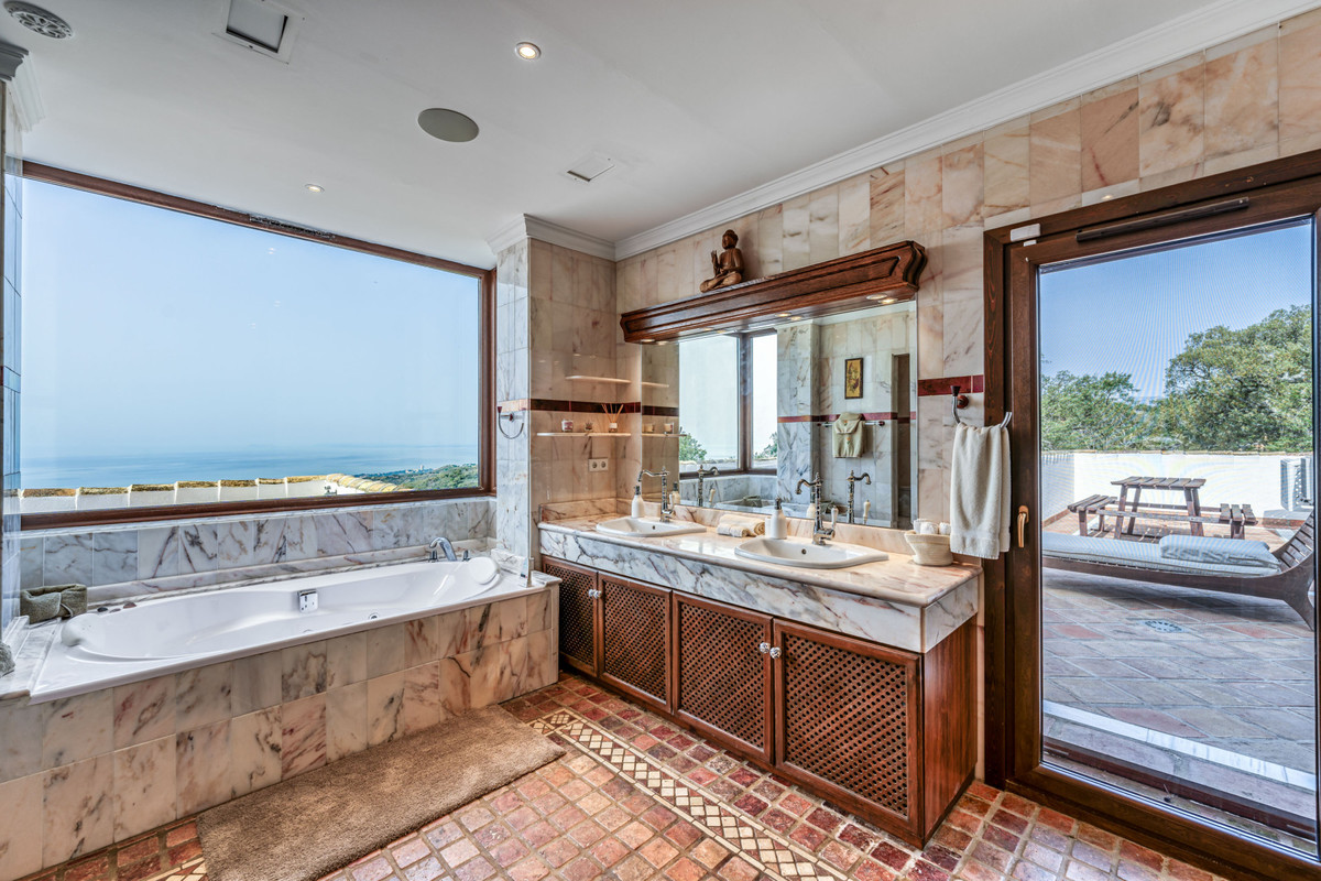 Se vende Villa - Chalet de 7 dormitorios en Costa Del Sol, Málaga, España