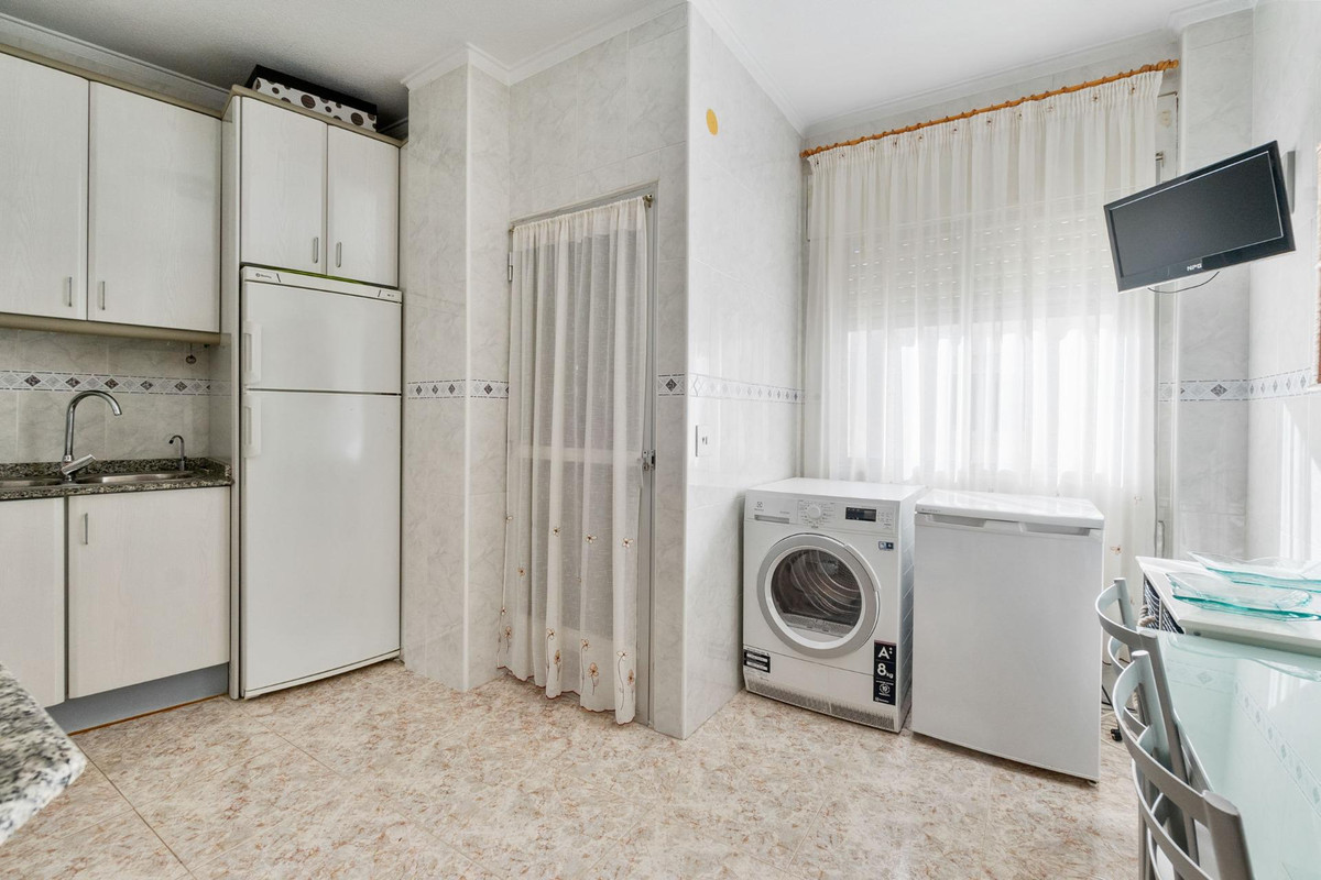 Se vende Apartamento Planta Media de 3 dormitorios en Costa Blanca, Alicante, España
