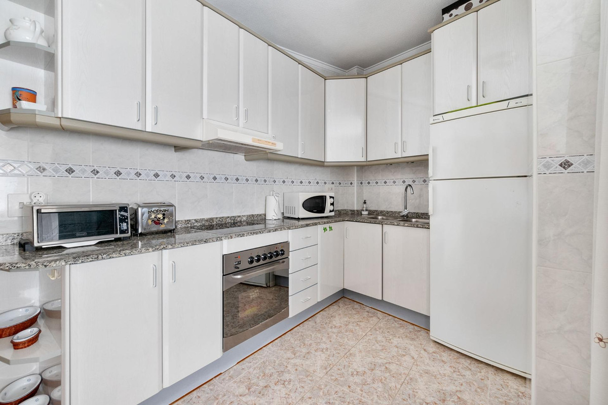 Se vende Apartamento Planta Media de 3 dormitorios en Costa Blanca, Alicante, España